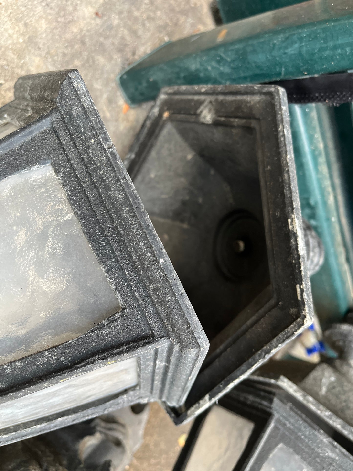 "Own a Piece of Timeless Charm: Vintage Phil R. Hinkley Co. Outdoor Lamps!"