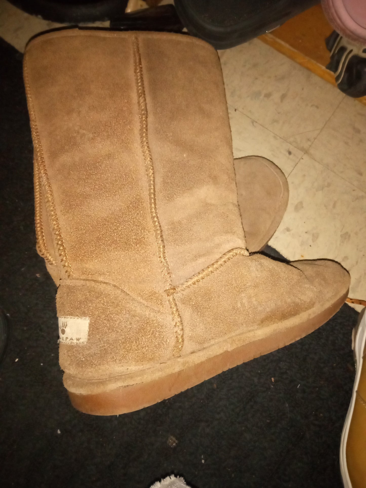 BEARPAW Size 7 women's BOOTS Brand New Never Worn