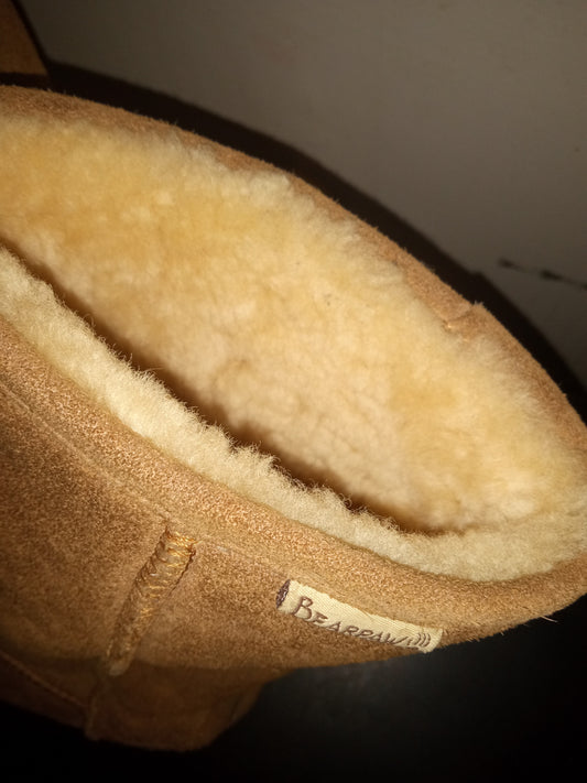 BEARPAW Size 7 women's BOOTS Brand New Never Worn