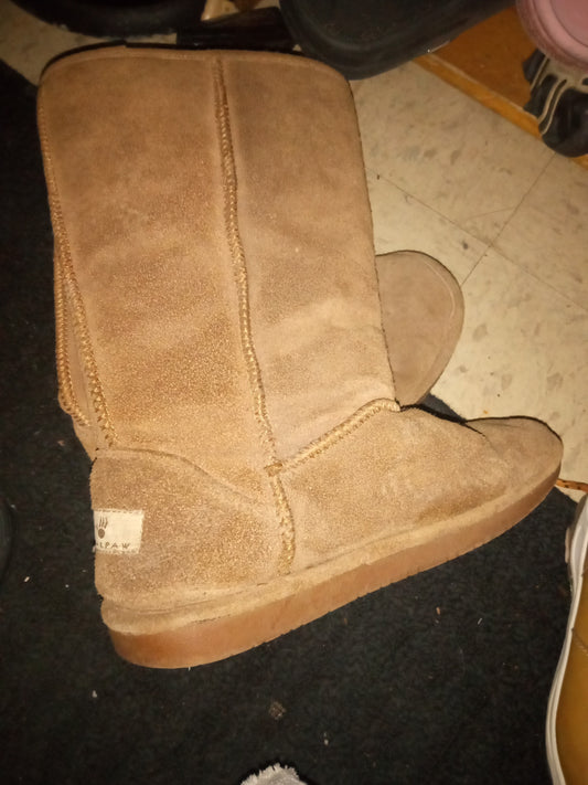 BEARPAW Size 7 women's BOOTS Brand New Never Worn